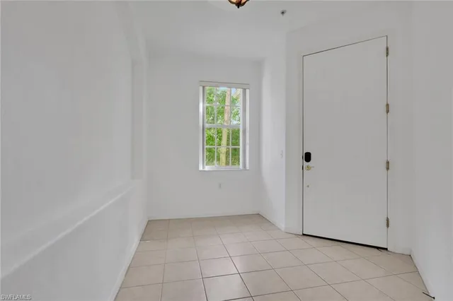 $515,000 | 4863 Hampshire Court, Unit 207, Naples, FL 34112