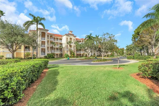 $515,000 | 4863 Hampshire Court, Unit 207, Naples, FL 34112