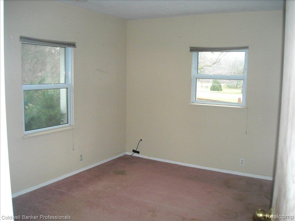 9306 Hamburg Road Brighton, MI 48116 - Photo 7 of 19 DSCN1742