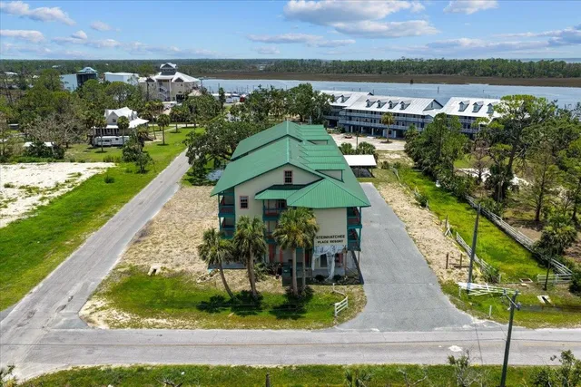 $180,000 | 15 1st Street West, Unit 307, Steinhatchee, FL 32359