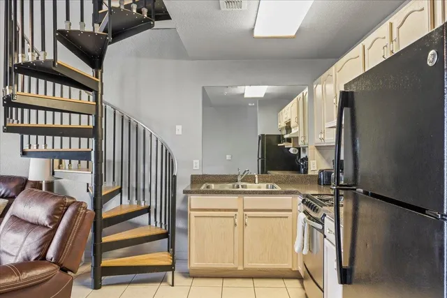 $180,000 | 15 1st Street West, Unit 307, Steinhatchee, FL 32359