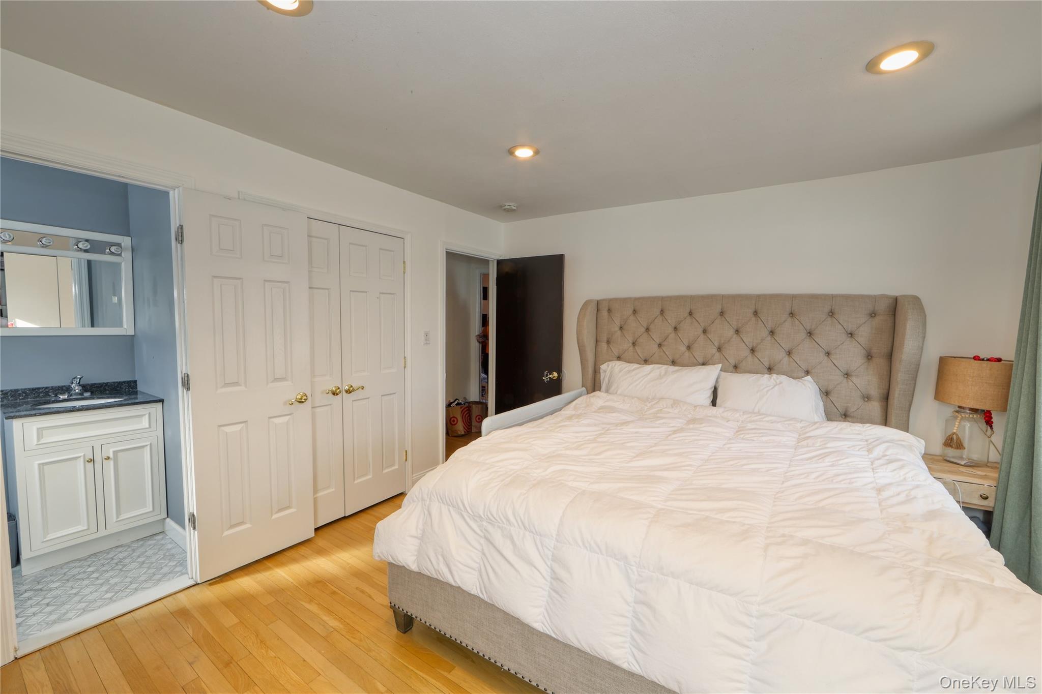 219 Pond Road Bohemia, NY 11716 - Photo 11 of 31