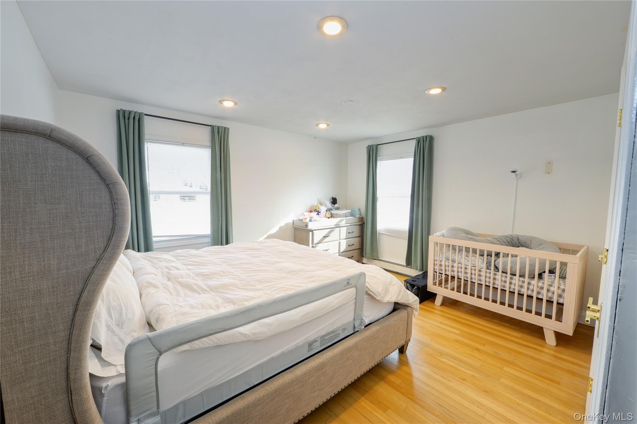 219 Pond Road Bohemia, NY 11716 - Photo 13 of 31