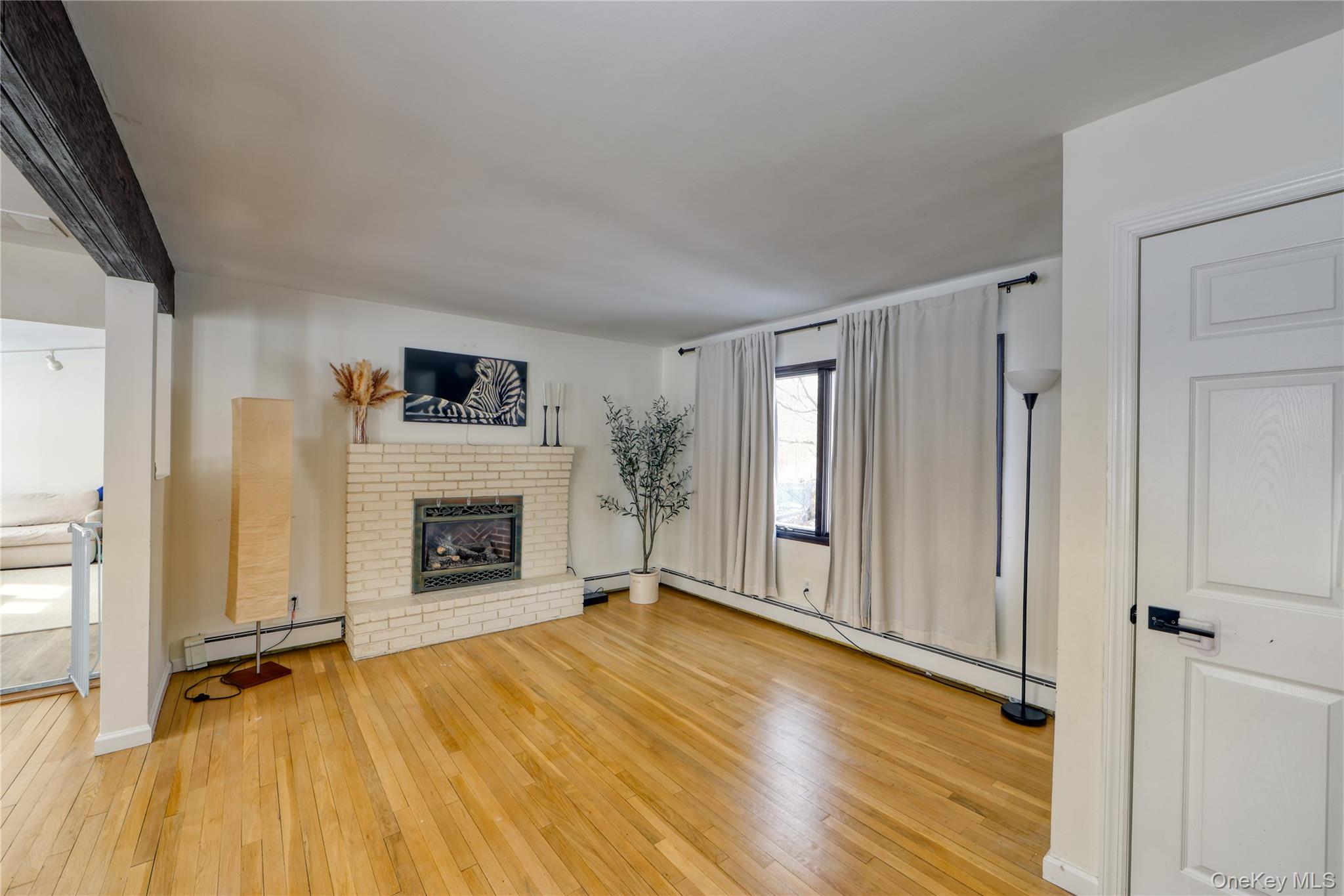 219 Pond Road Bohemia, NY 11716 - Photo 20 of 31