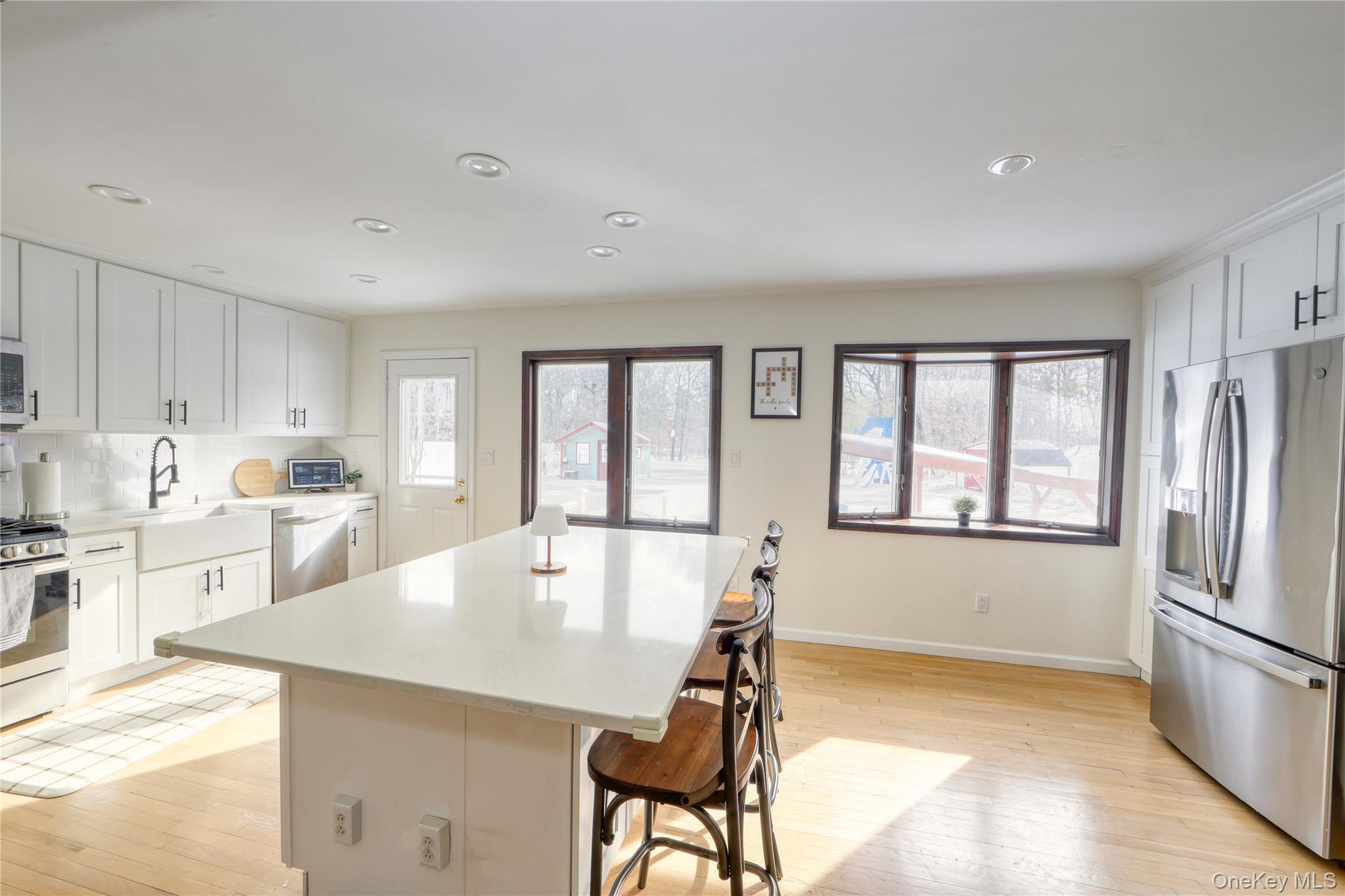 219 Pond Road Bohemia, NY 11716 - Photo 23 of 31