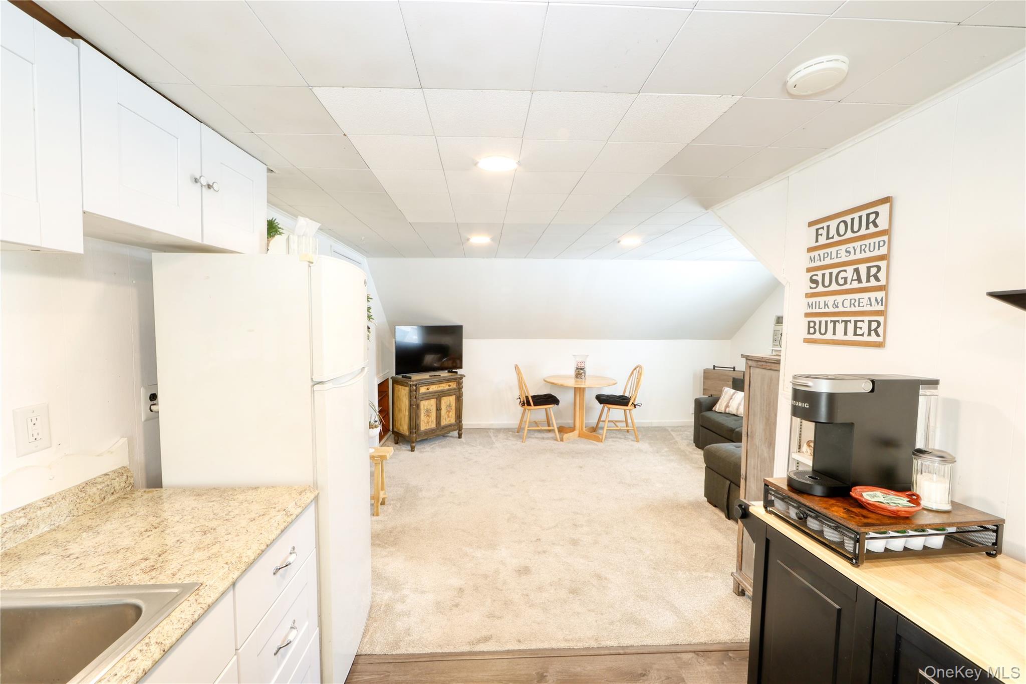 219 Pond Road Bohemia, NY 11716 - Photo 4 of 31