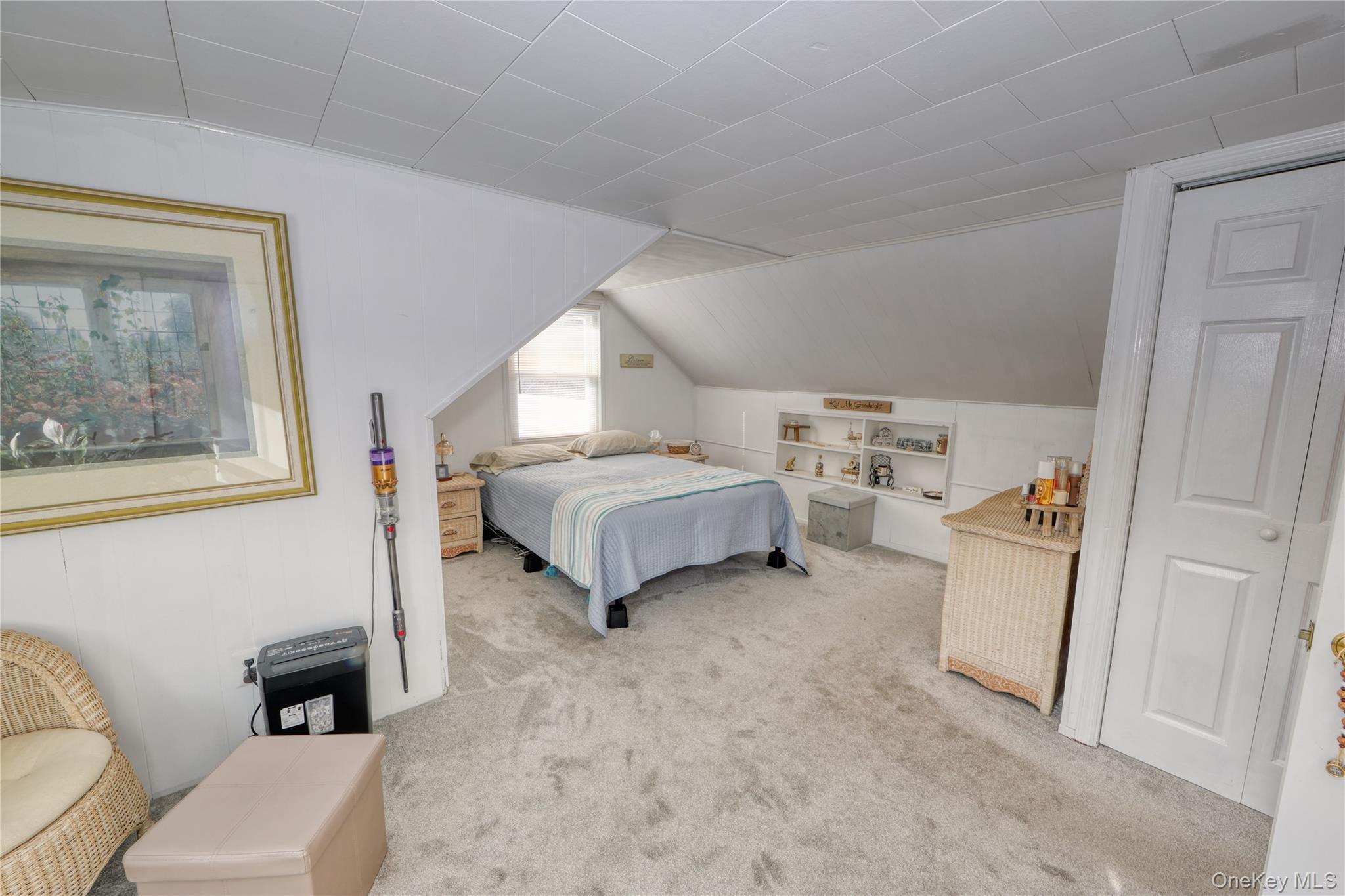 219 Pond Road Bohemia, NY 11716 - Photo 7 of 31