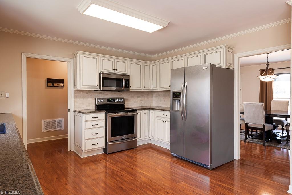 1916 North Clodfelter Road High Point, NC 27265 - Photo 11 of 32 Gallery Image 11