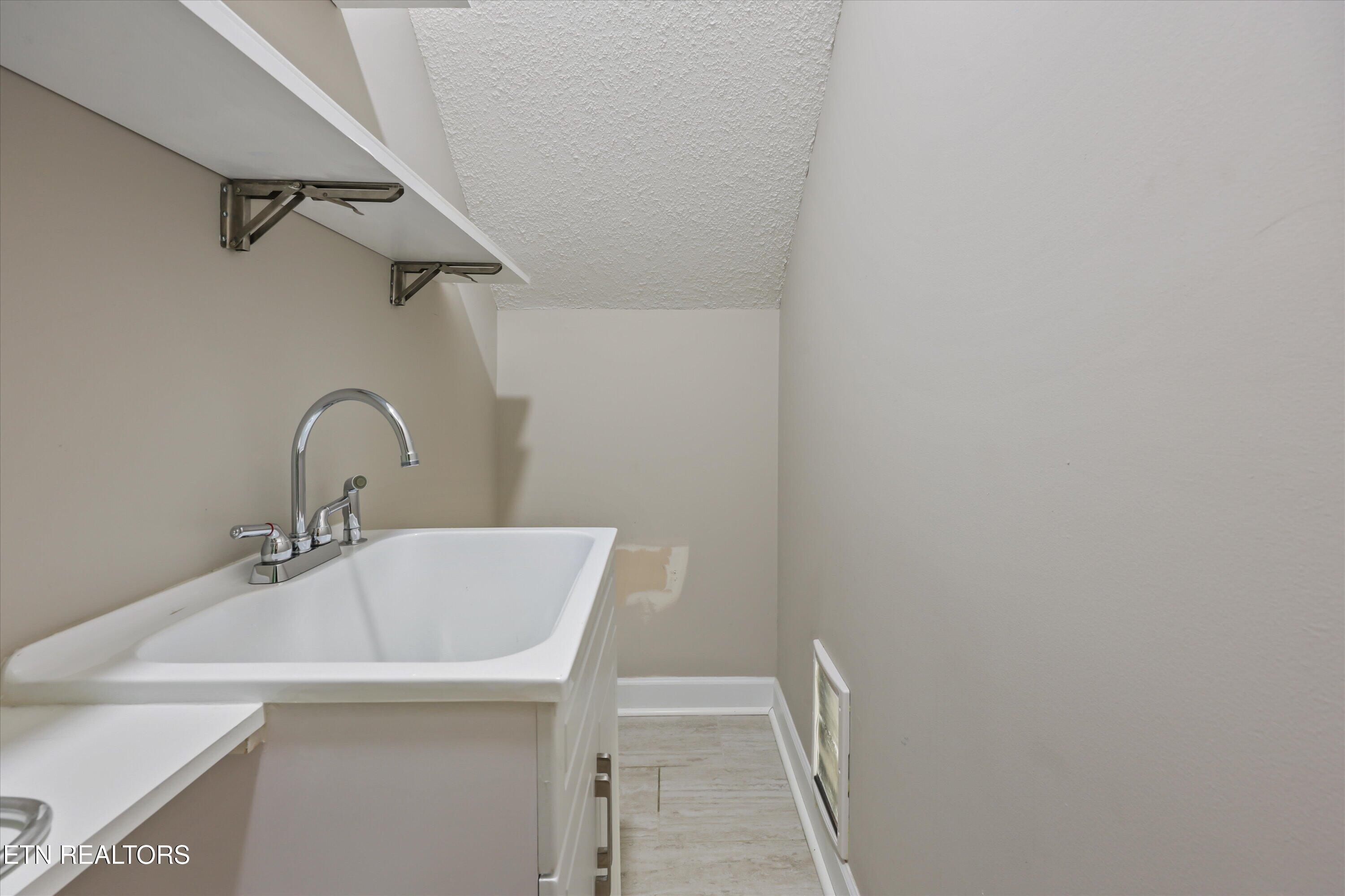 120 Emory Lane Oak Ridge, TN 37830 - Photo 28 of 44 29-120 Emory Ln 19
