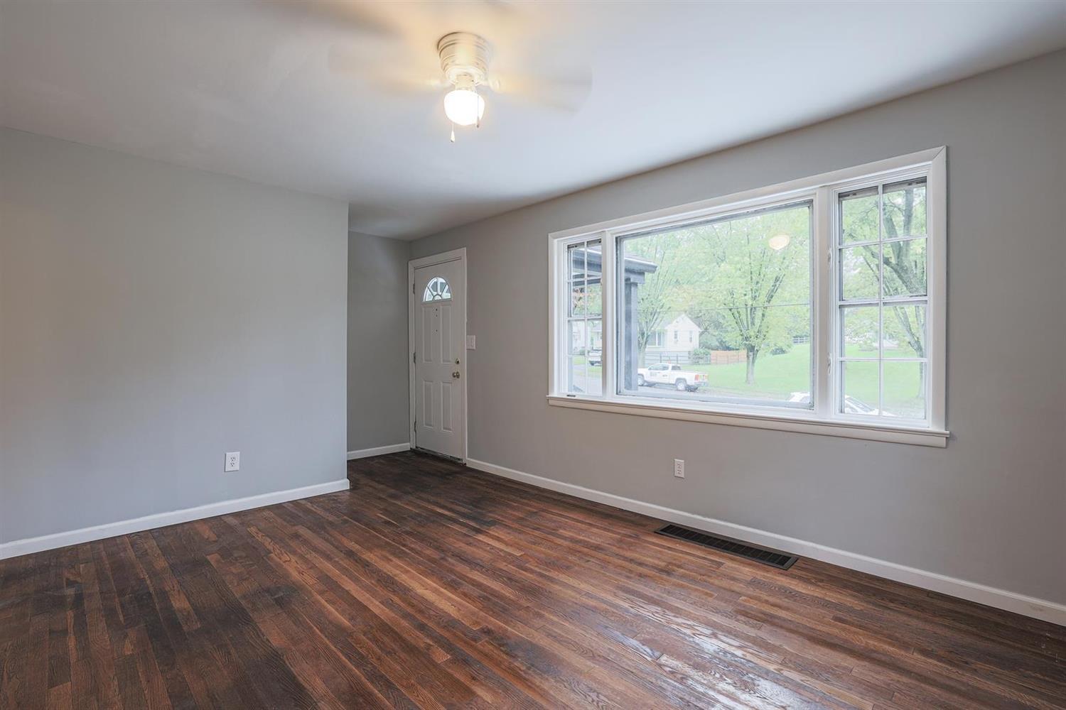 208 Burton Road Middletown, OH 45044 - Photo 5 of 22 Gallery Image 5