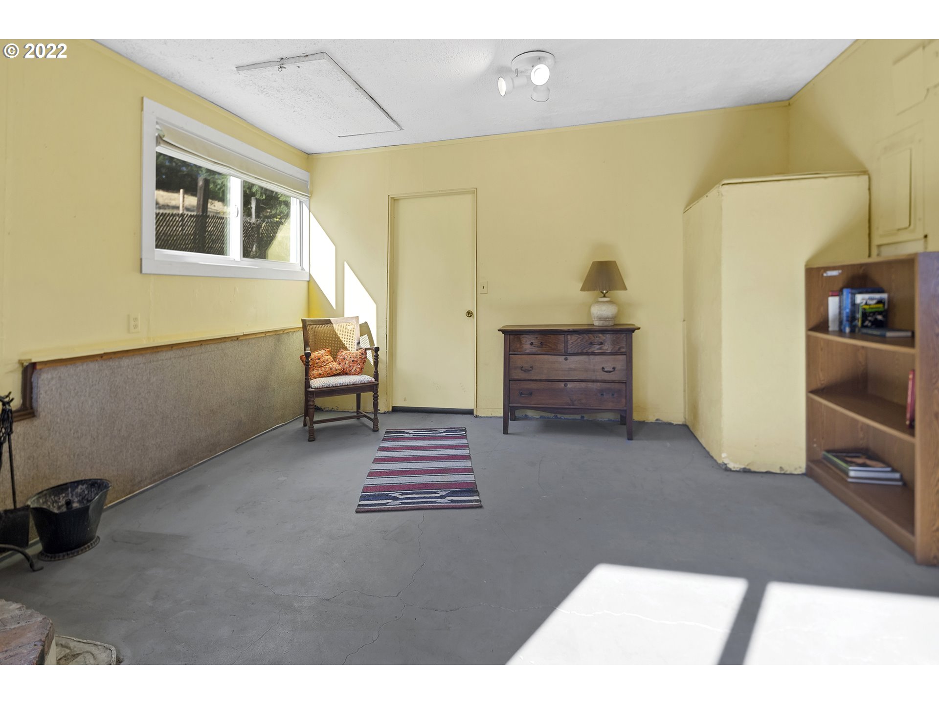 21915 South Green Mountain Road Colton, OR 97017 - Photo 23 of 32 a bedroom with a bed and furniture