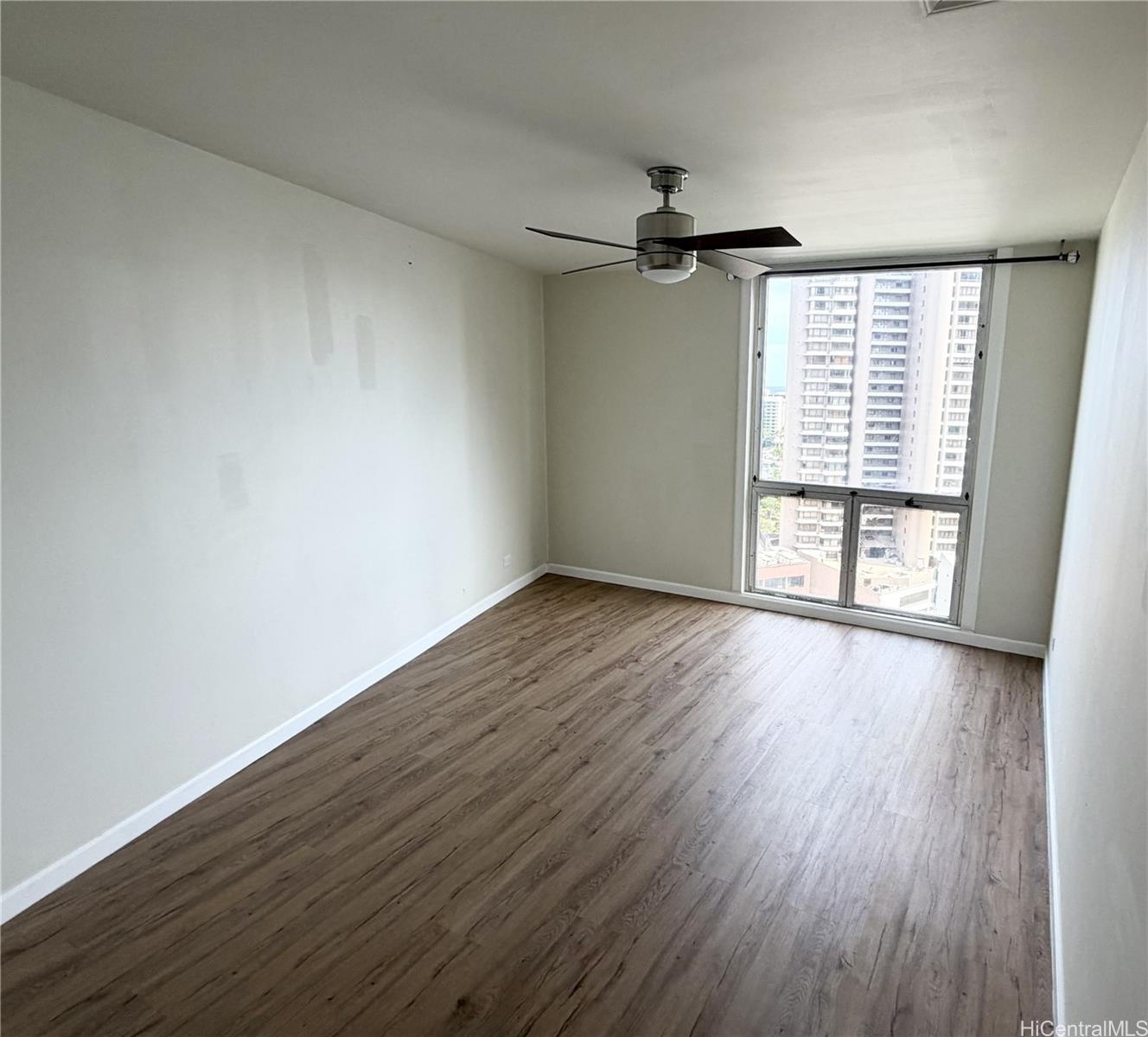 469 Ena Road, Unit 2103 Honolulu, HI 96815 - Photo 11 of 22 Bedroom #3