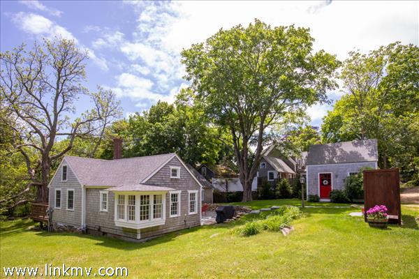 85 State Road Vineyard Haven, MA 02568 - Photo 1 of 22 http://d1qzqeyxiitrap.cloudfront.net/photos/37383/600/efe4b98a.jpg