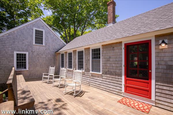 85 State Road Vineyard Haven, MA 02568 - Photo 7 of 22 http://d1qzqeyxiitrap.cloudfront.net/photos/37383/600/8040c8e2.jpg