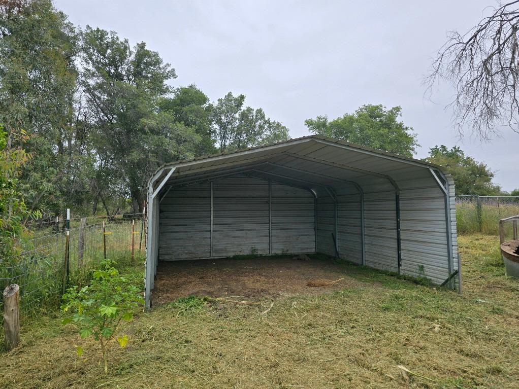 28826 Auberry Road Prather, CA 93651 - Photo 19 of 48 a view of a garage