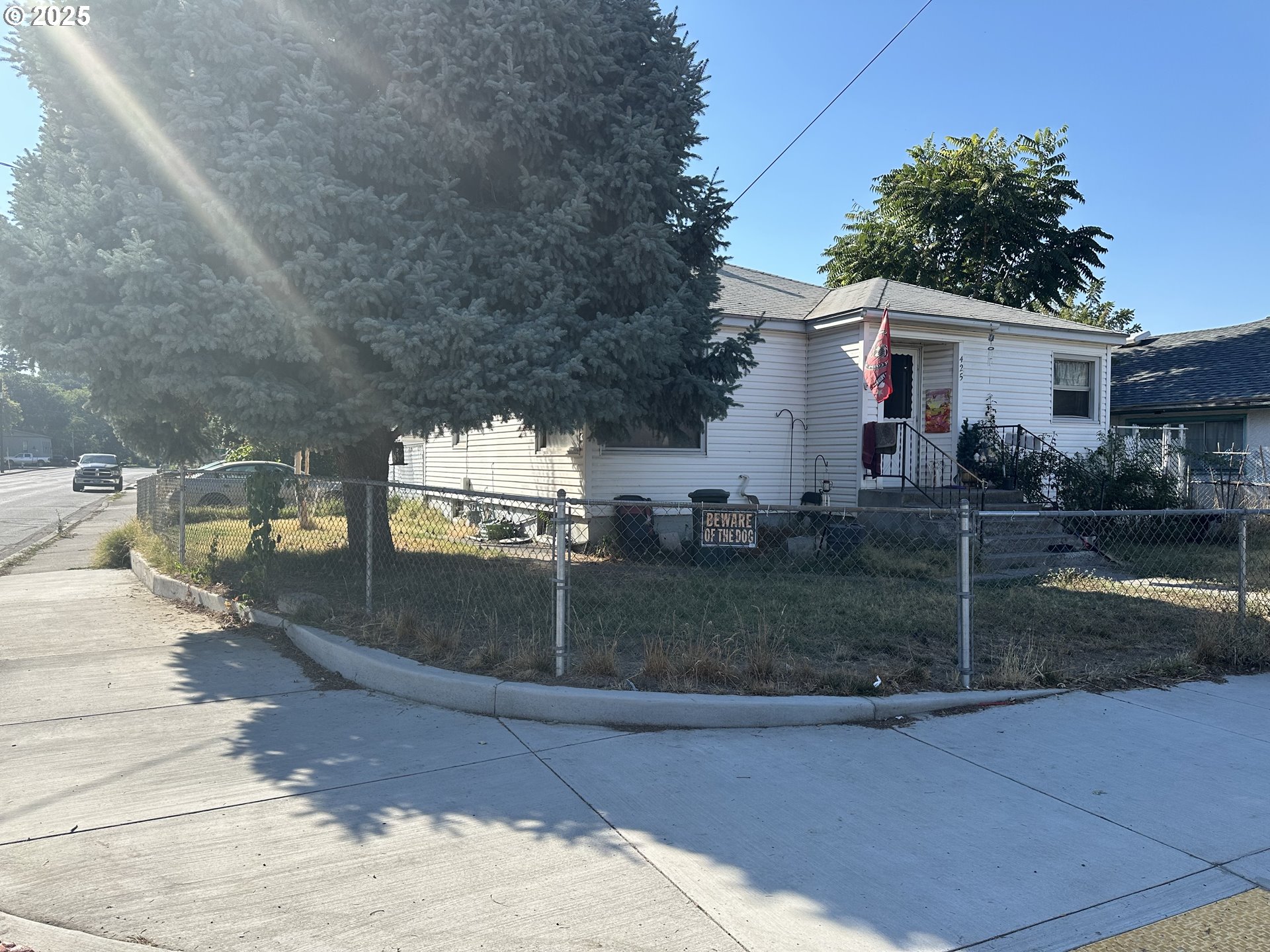 425 Southwest 17th Street Pendleton, OR 97801 - Photo 2 of 5 a view of a house with backyard