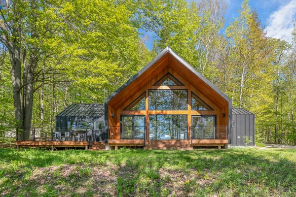 $1,175,000 | 5091 Miles Road, East Jordan, MI 49727