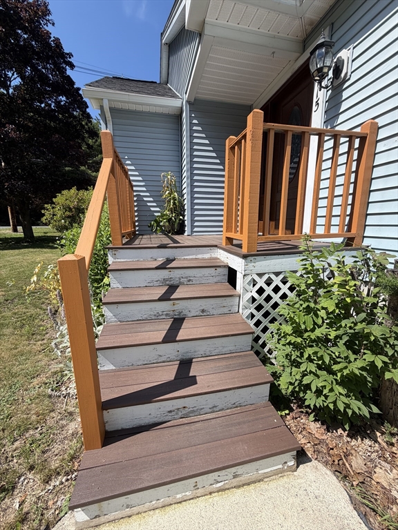 115 Scott Road Fitchburg, MA 01420 - Photo 3 of 27