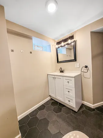 $350,999 | 7241 Beloit Avenue, Bridgeview, IL 60455