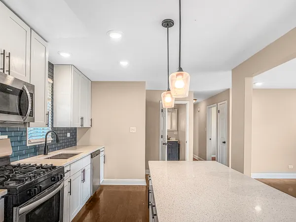 $350,999 | 7241 Beloit Avenue, Bridgeview, IL 60455
