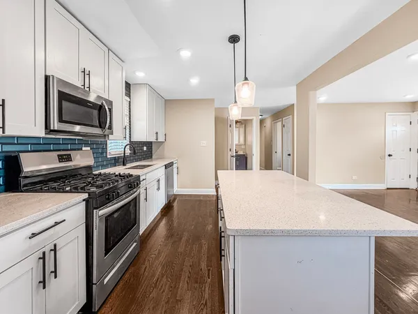 $350,999 | 7241 Beloit Avenue, Bridgeview, IL 60455