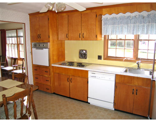 23 Parlee Road Chelmsford, MA 01824 - Photo 5 of 16