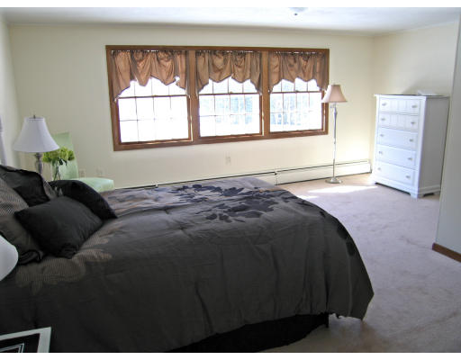 23 Parlee Road Chelmsford, MA 01824 - Photo 7 of 16