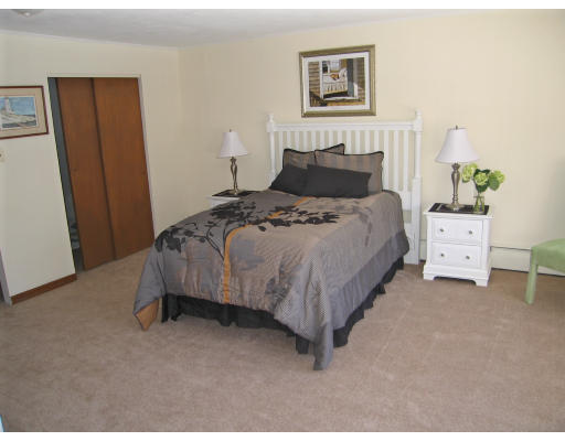 23 Parlee Road Chelmsford, MA 01824 - Photo 8 of 16