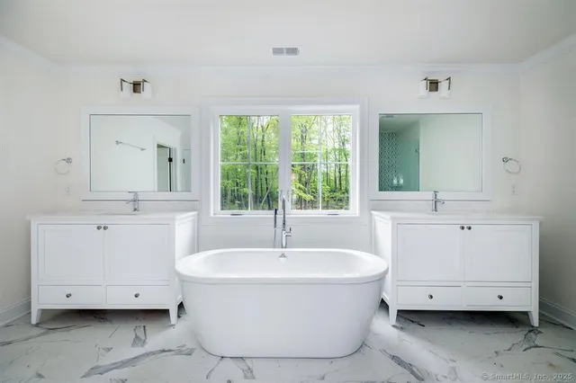 $1,499,900 | 4 B Vona Way, Newtown, CT 06470