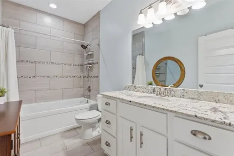 $189,000 | 1220 Pithon Street, Unit 9, Lake Charles, LA 70601