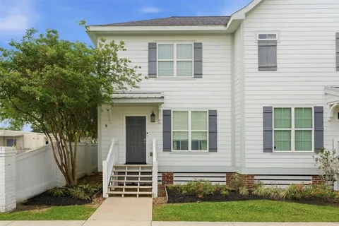 $189,000 | 1220 Pithon Street, Unit 9, Lake Charles, LA 70601