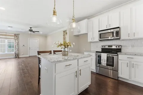 $189,000 | 1220 Pithon Street, Unit 9, Lake Charles, LA 70601