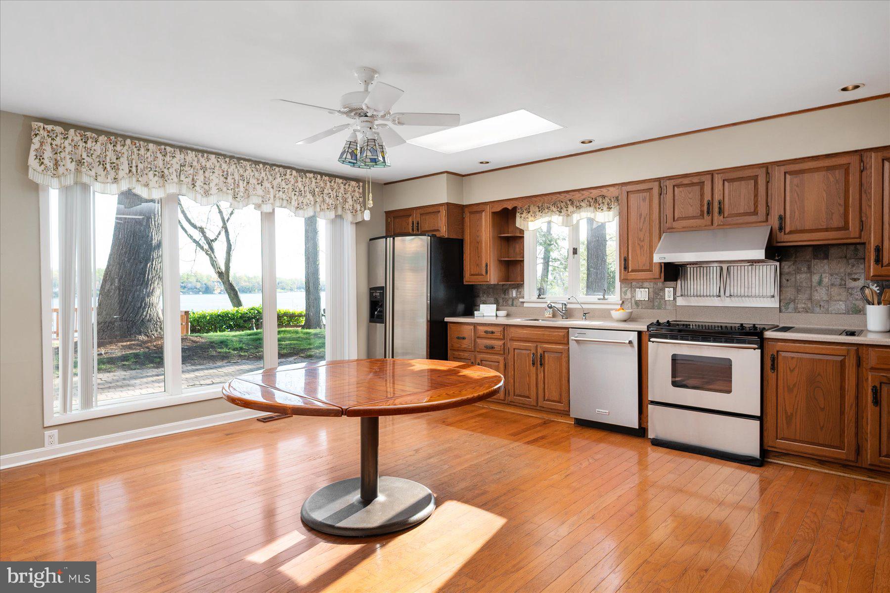 112 Park Avenue Edgewater, MD 21037 - Photo 11 of 58 Kitchen w/ stunning views