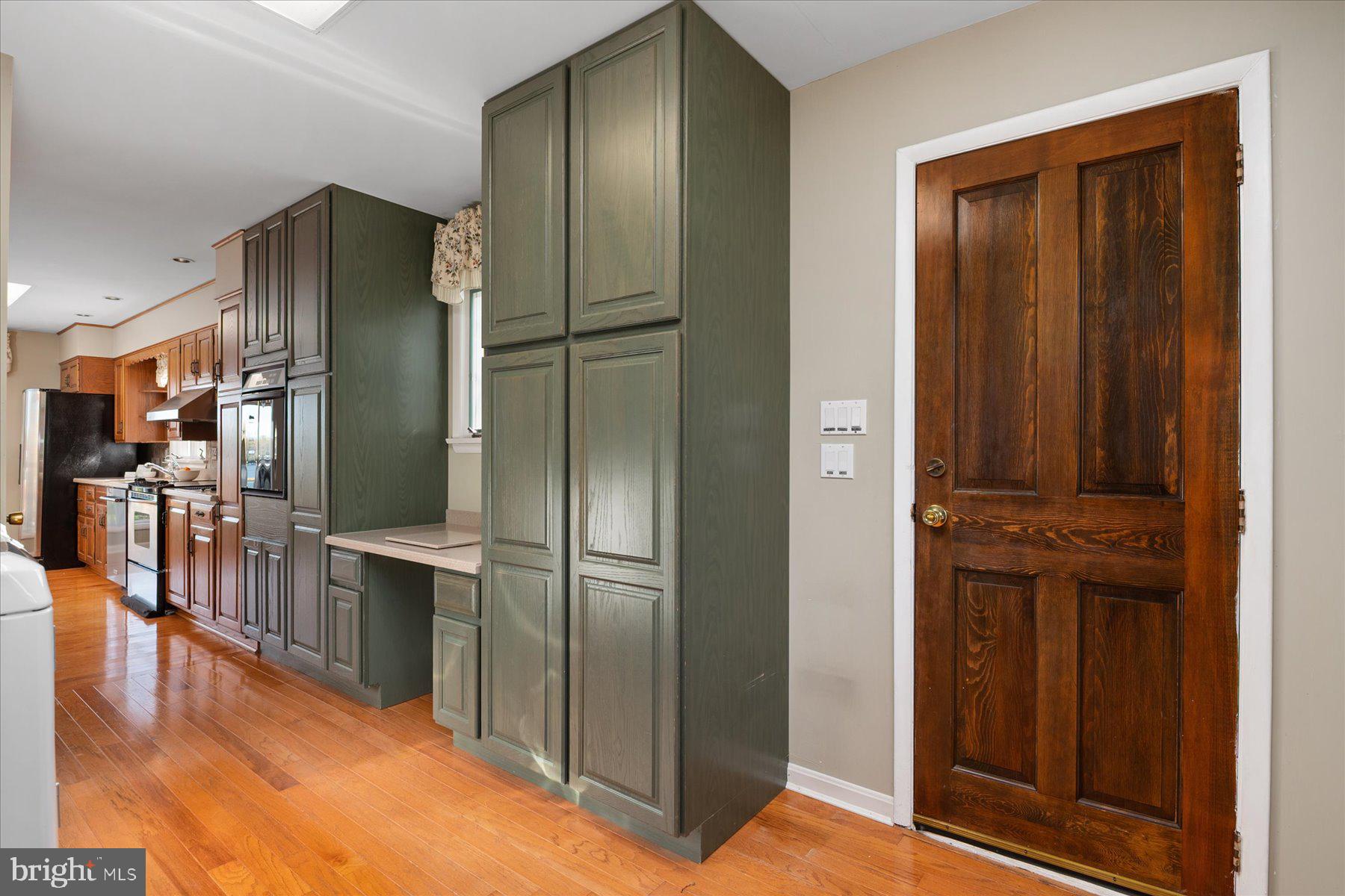 112 Park Avenue Edgewater, MD 21037 - Photo 16 of 58 More storage & side door