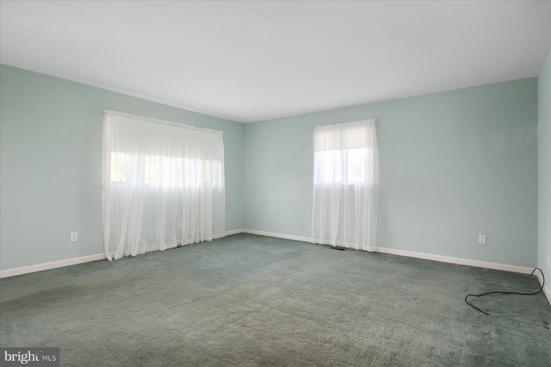 112 Park Avenue Edgewater, MD 21037 - Photo 29 of 58 Main level Bedroom 2