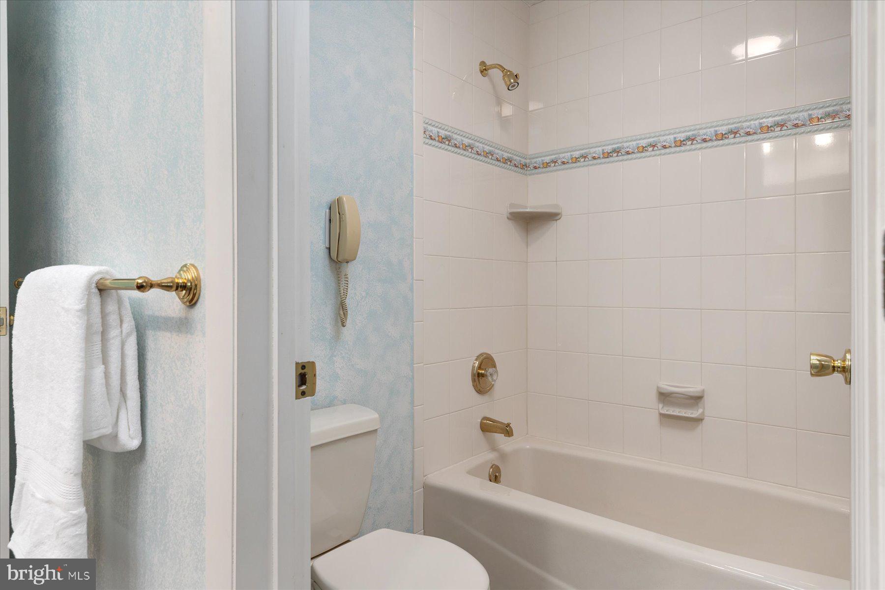 112 Park Avenue Edgewater, MD 21037 - Photo 38 of 58 Primary Bathroom
