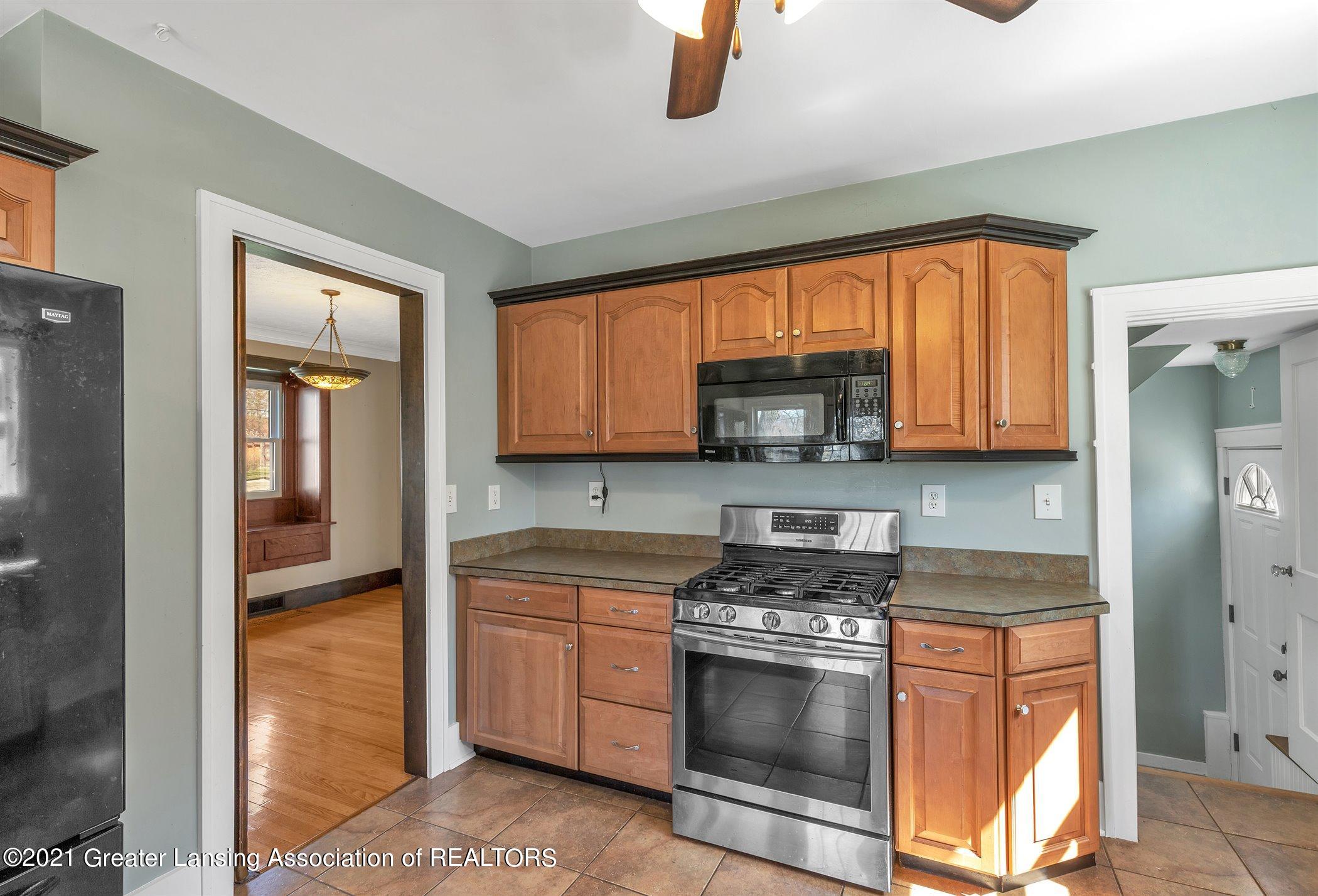 1515 Osborn Road Lansing, MI 48915 - Photo 14 of 32 Kitchen