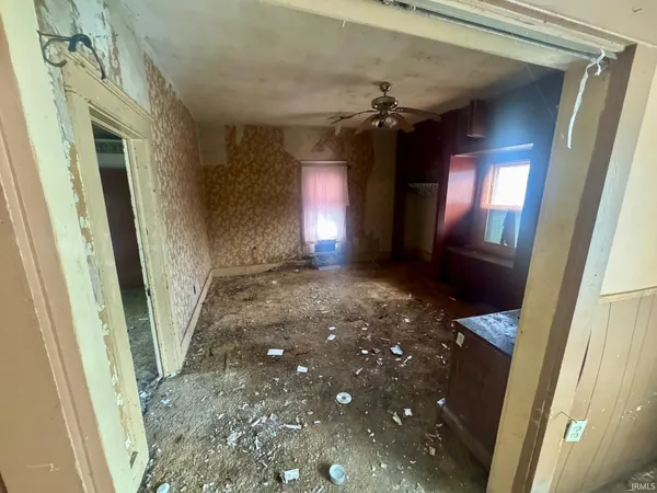 $40,000 | 614 East Center Street, Hazleton, IN 47640