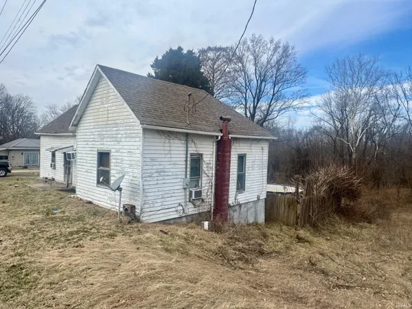 $40,000 | 614 East Center Street, Hazleton, IN 47640