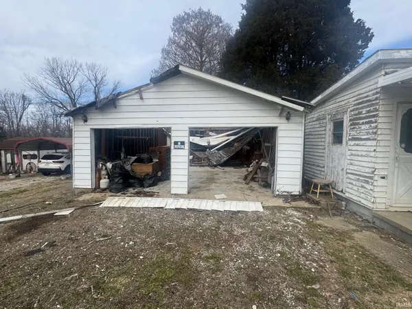 $40,000 | 614 East Center Street, Hazleton, IN 47640