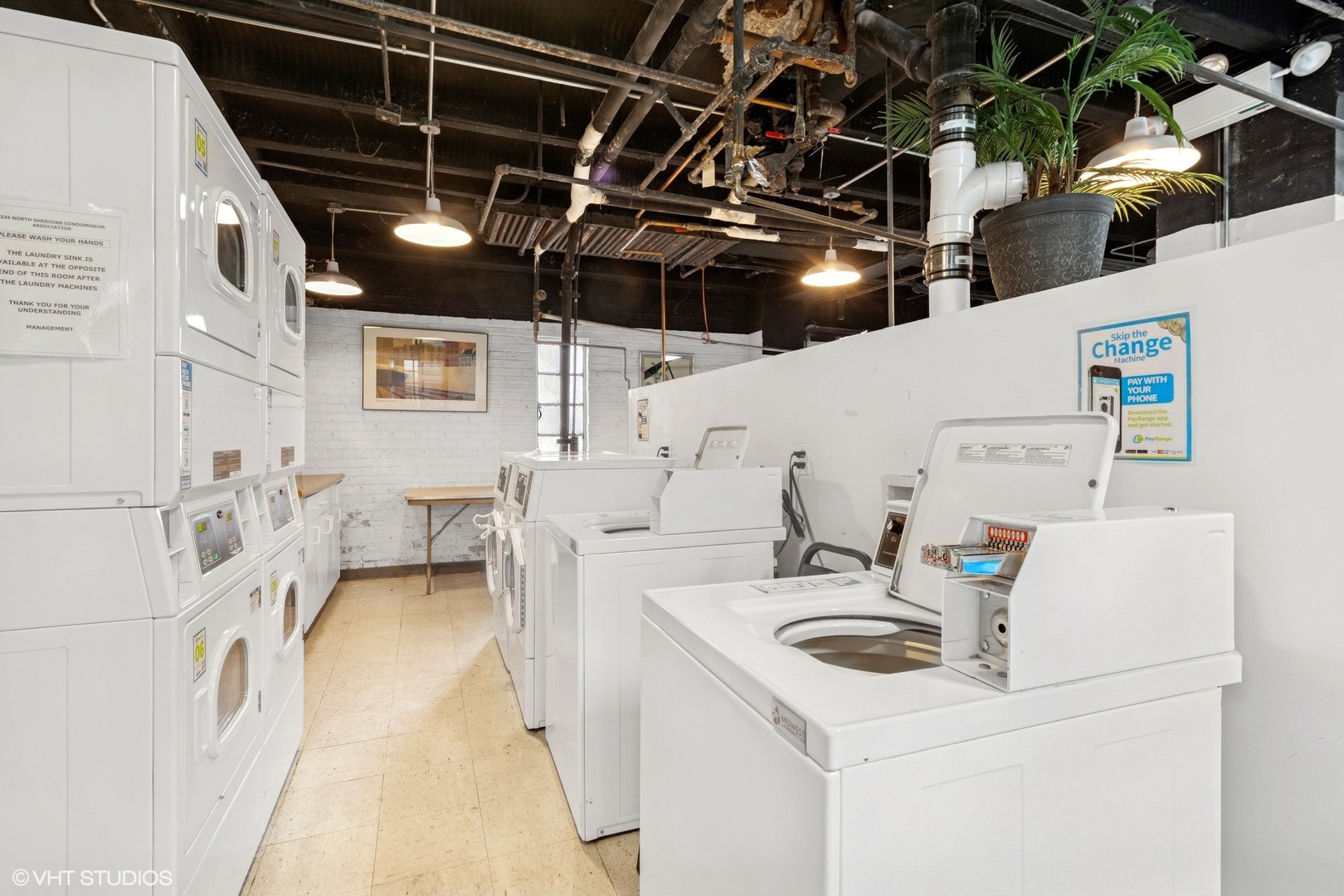 6334 North Sheridan Road, Unit 1D Chicago, IL 60660 - Photo 14 of 15 a utility room with dryer and washer