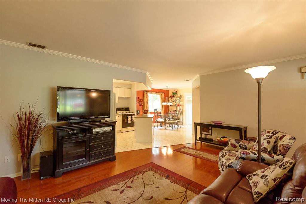 7301 Edwards Road Belleville, MI 48111 - Photo 7 of 44