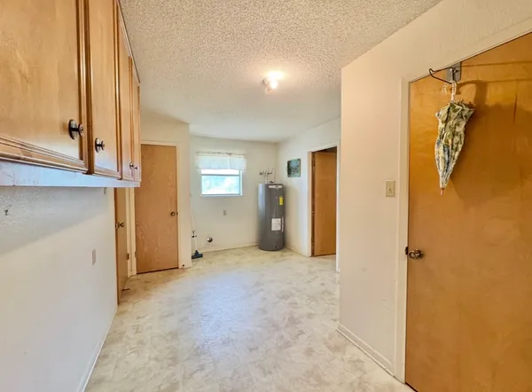 $549,000 | 2410 State Highway 95, Elgin, TX 78621