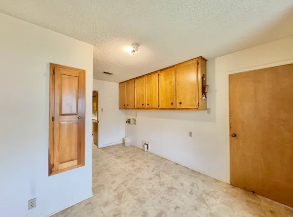 $549,000 | 2410 State Highway 95, Elgin, TX 78621