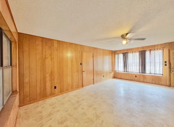 $549,000 | 2410 State Highway 95, Elgin, TX 78621