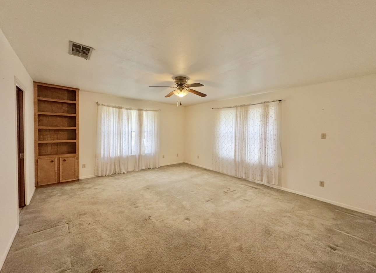 2410 State Highway 95 Elgin, TX 78621 - Photo 20 of 38 a view of an empty room with a window