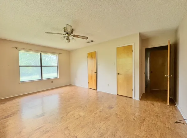 $549,000 | 2410 State Highway 95, Elgin, TX 78621