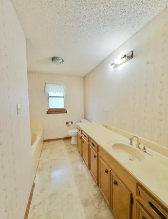 $549,000 | 2410 State Highway 95, Elgin, TX 78621