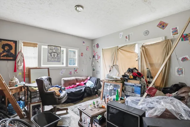 $179,900 | 831 South Center Street, Terre Haute, IN 47807