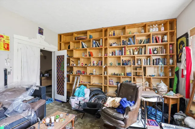 $179,900 | 831 South Center Street, Terre Haute, IN 47807